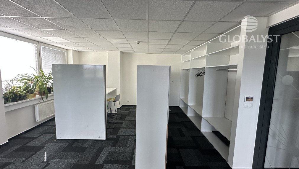 Moderné kancelárske priestory - 660 m2 - na Juhu