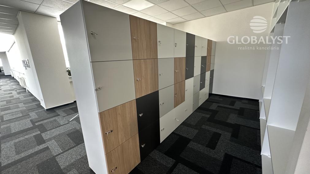 Moderné kancelárske priestory - 660 m2 - na Juhu