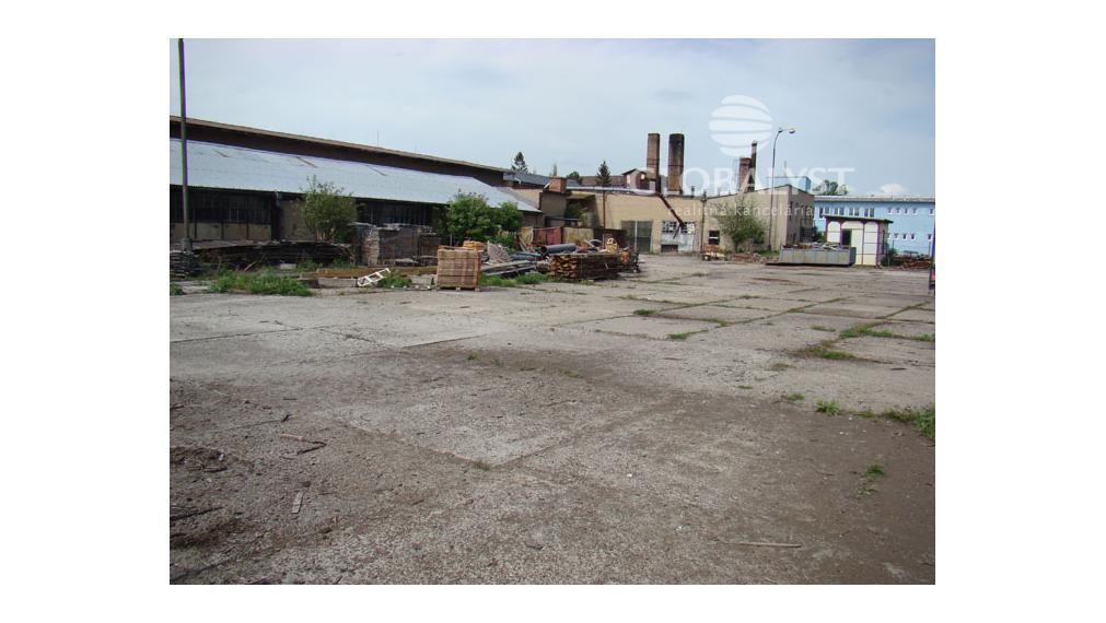 Výrobno skladový areál s pozemkom 8000 m2 v Kežmarku