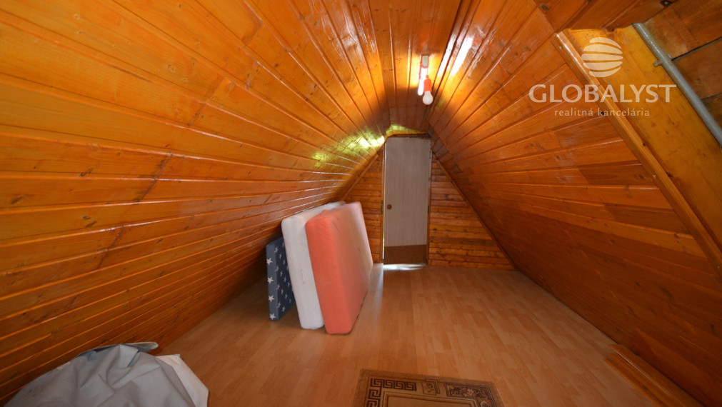 Výrazná zľava - Rekreačná chata na Baňa Bankov – príroda a výhľad pár minút od mesta