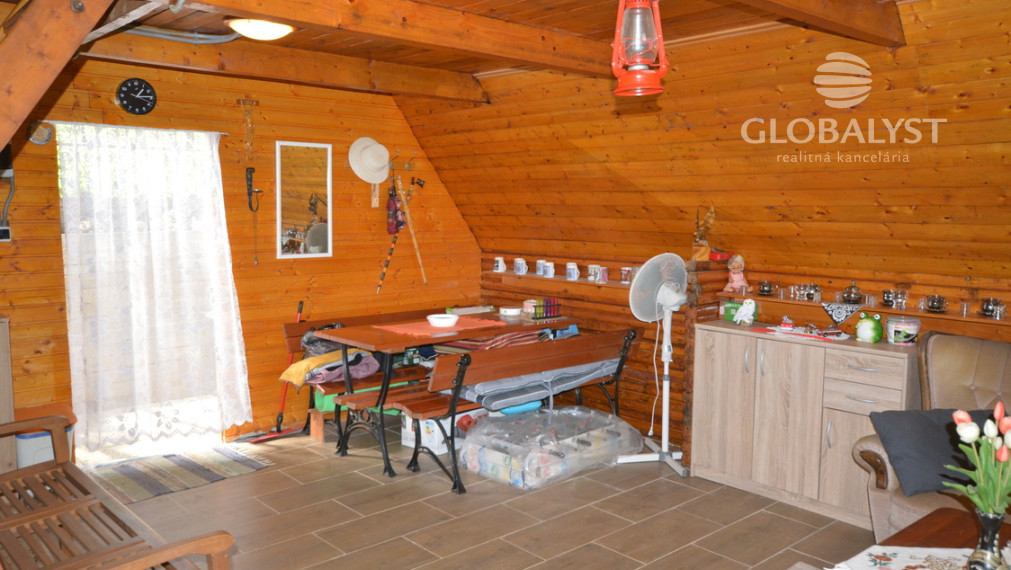 Výrazná zľava - Rekreačná chata na Baňa Bankov – príroda a výhľad pár minút od mesta