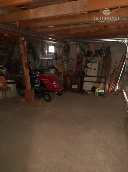 Znížená cena ::Predaj rodinného domu s veľkým pozemkom – komfort pri meste, atmosféra vidieka