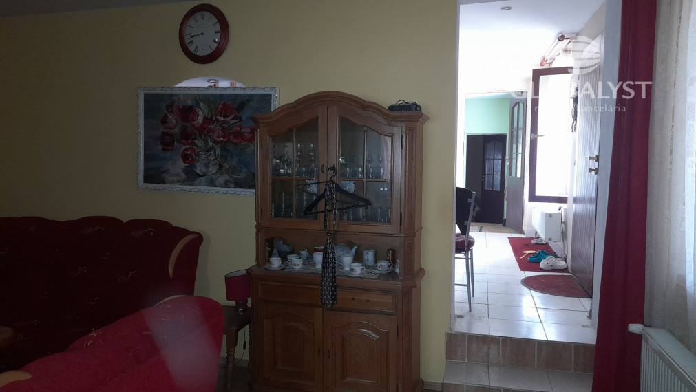 Znížená cena ::Predaj rodinného domu s veľkým pozemkom – komfort pri meste, atmosféra vidieka