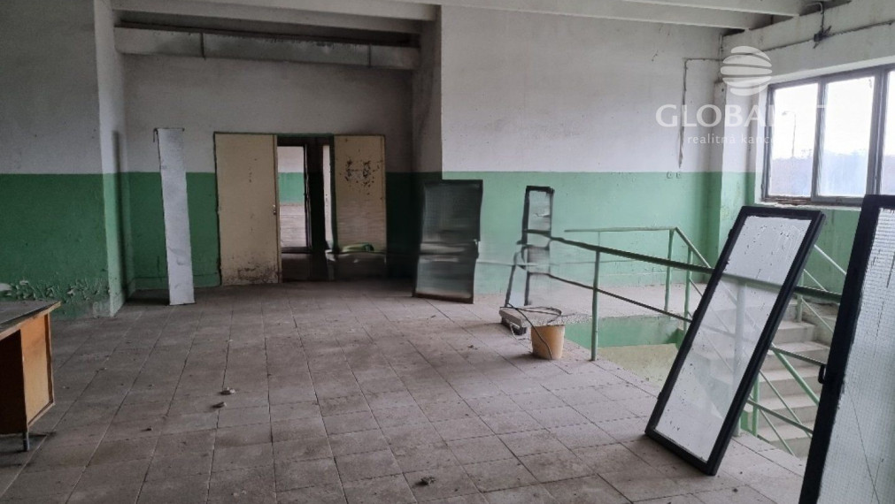 Priemyselná budova - 1000 m2 v Michalovciach