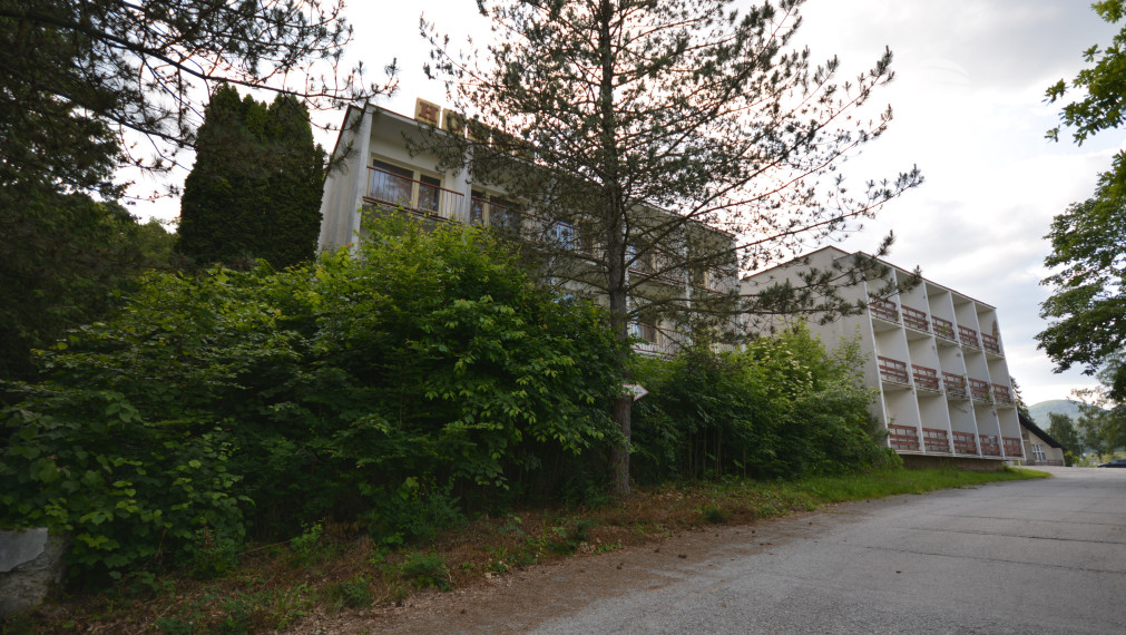 Hotel v krásnom prostredí s veľkým potenciálom, len 2 km od Bardejovských Kúpeľov