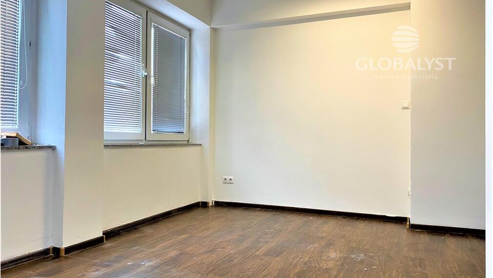 Atraktívna mezonetová kancelária v centre pri Auparku