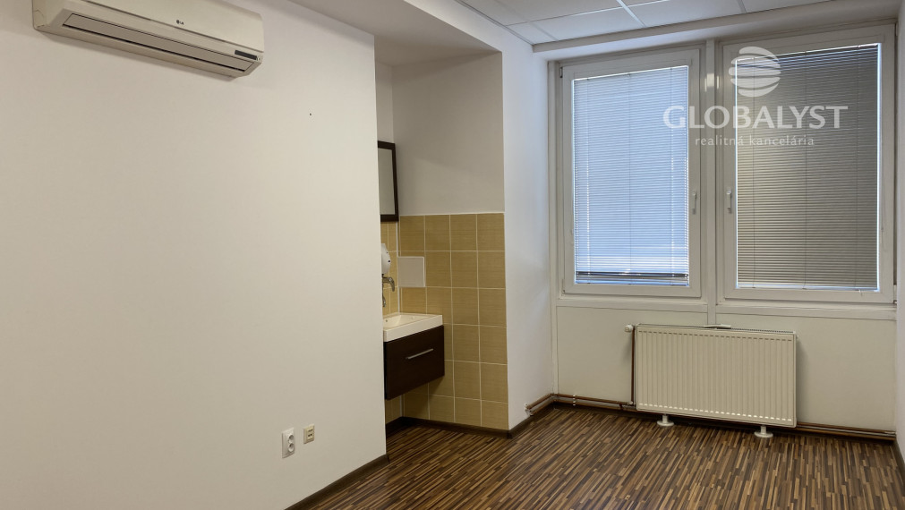 Kompaktná kancelária : 17 m2 - v centre mesta