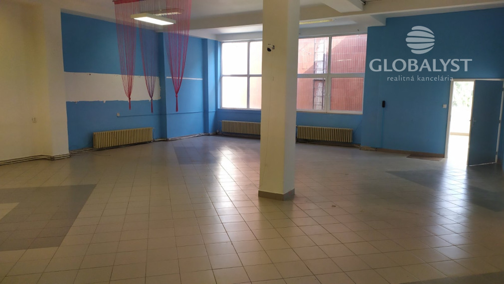 Na prenájom obchodné priestory – 105 m², OC Opal, na sídlisku Sekčov