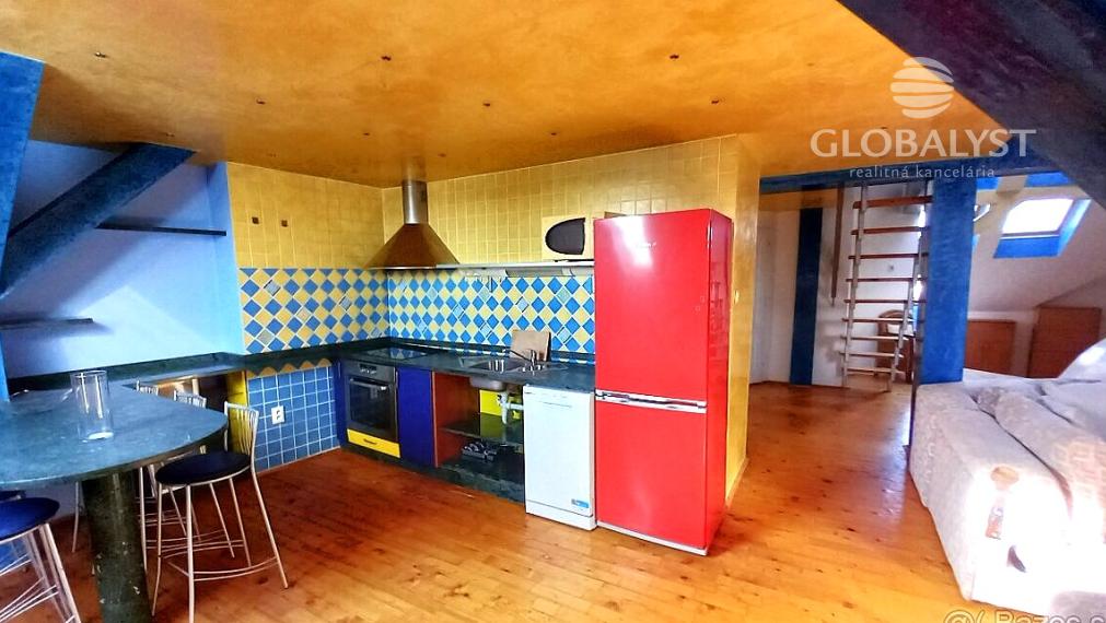 Výnimočný 3-izbový podkrovný byt priamo na Hlavnej ulici v Košiciach