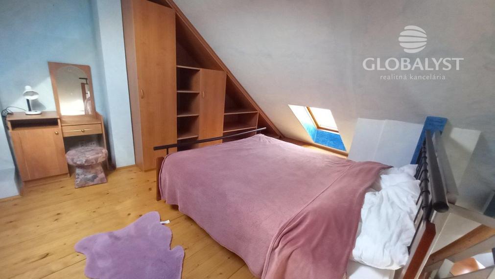 Výnimočný 3-izbový podkrovný byt priamo na Hlavnej ulici v Košiciach