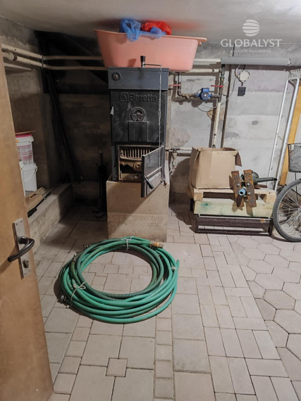 Ponúkame na predaj priestranný rodinný dom v srdci Tokajskej vínnej oblasti – Slovenské Nové Mesto.