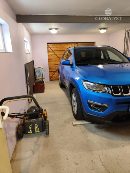 Ponúkame na predaj priestranný rodinný dom v srdci Tokajskej vínnej oblasti – Slovenské Nové Mesto.