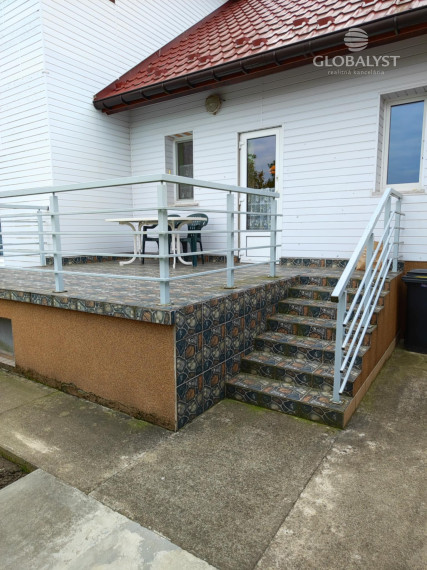 Ponúkame na predaj priestranný rodinný dom v srdci Tokajskej vínnej oblasti – Slovenské Nové Mesto.