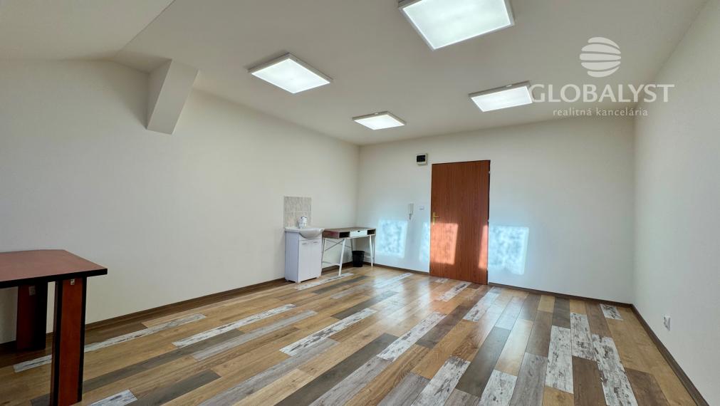 Kancelárske priestory -26 m2 - na Moyzesovej