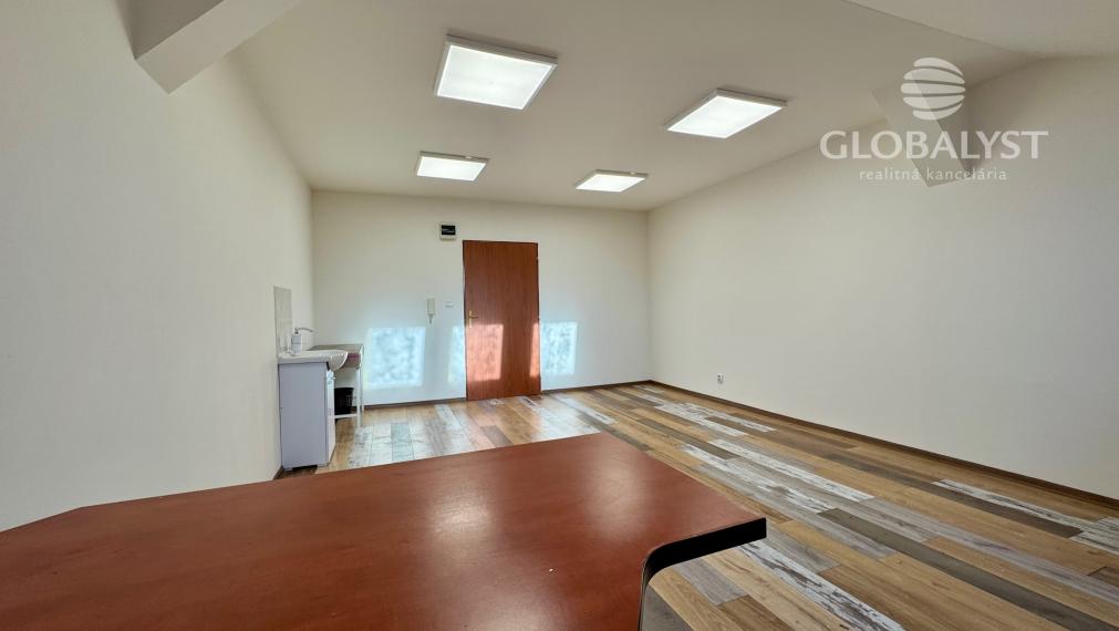 Kancelárske priestory -26 m2 - na Moyzesovej