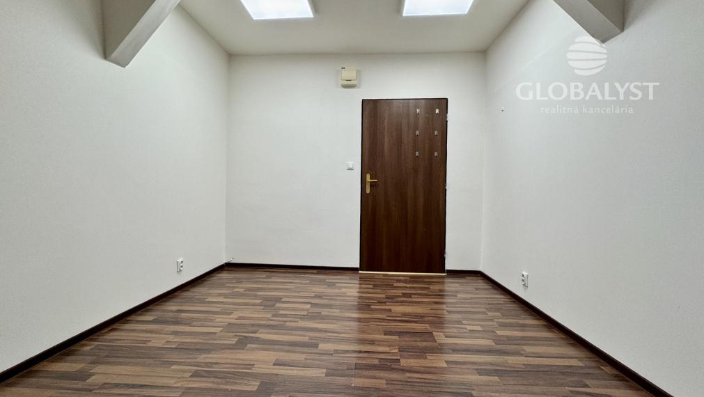 Kompaktná kancelária - 12 m2 - v centre mesta na Mäsiarskej