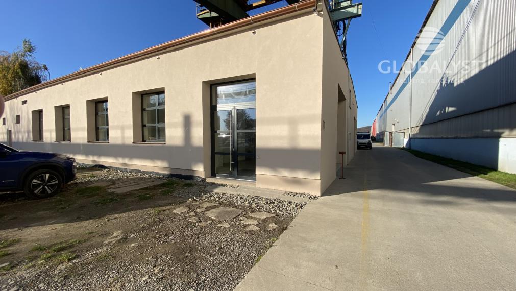 Priestranné rekonštruované kancelárie - 30 a 34 m2 na Jazere