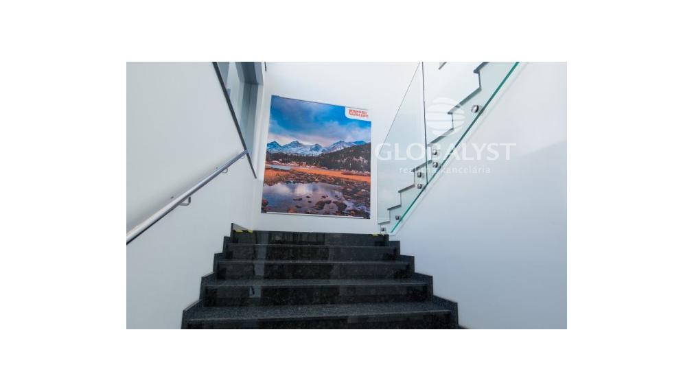 Obchodné priestory - 128 m2 - v centre mesta,  v modernizovanej budove