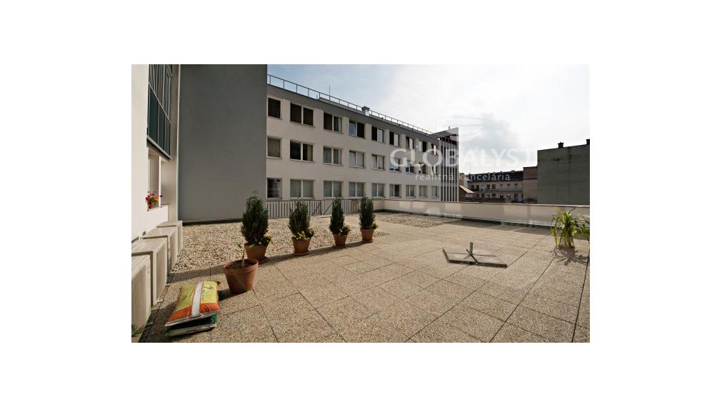 Kancelárske / obchodné priestory - 36 m 2 - v centre mesta,