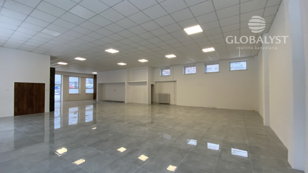 Váš nový showroom alebo predajňa s výbornou viditeľnosťou – 266 m² na prenájom!
