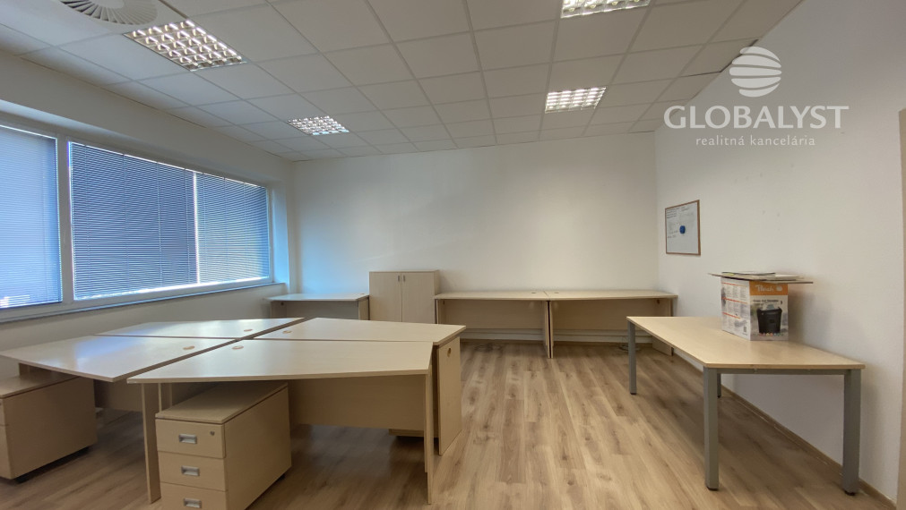 Atraktívne kancelárske priestory 51 m2 - s dvomi miestnosťami - v centre mesta