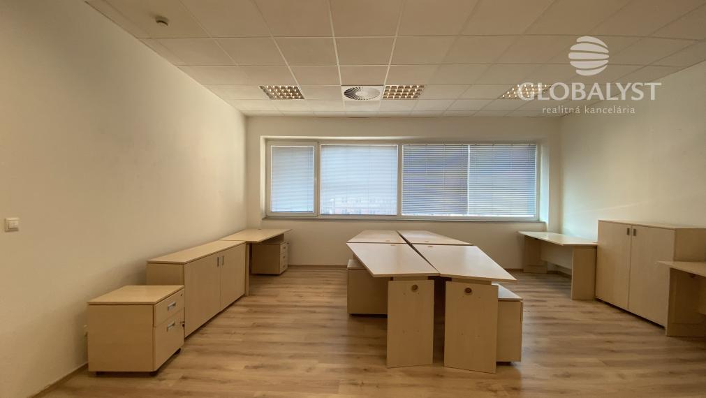 Atraktívne kancelárske priestory 51 m2 - s dvomi miestnosťami - v centre mesta