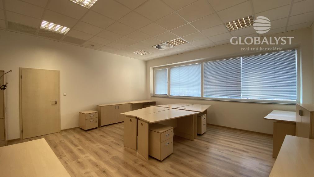 Atraktívne kancelárske priestory 51 m2 - s dvomi miestnosťami - v centre mesta
