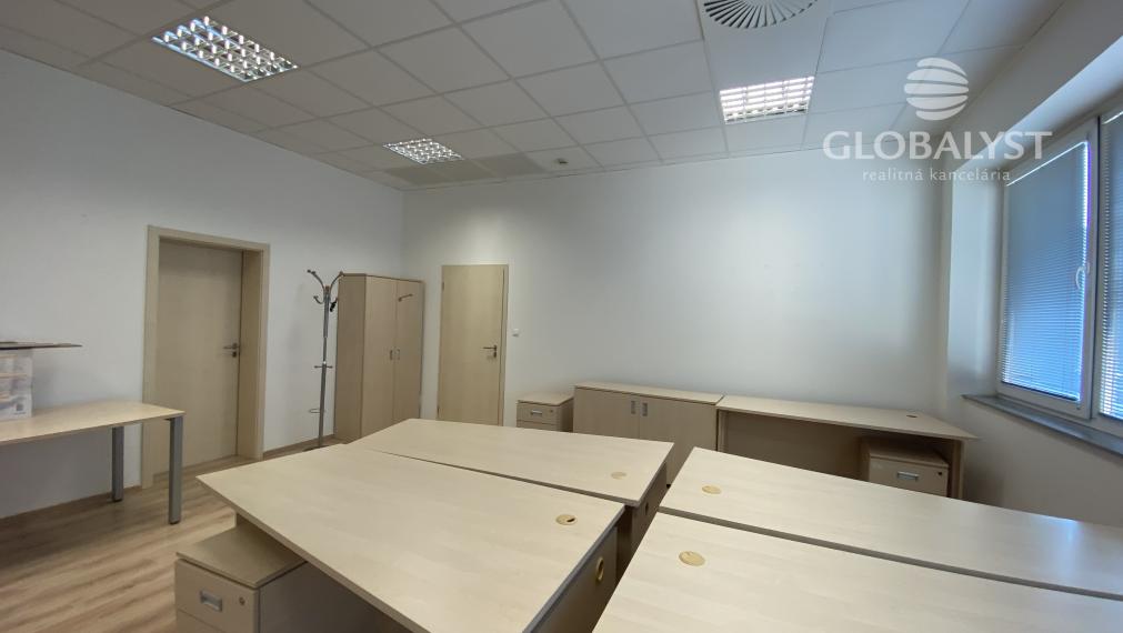 Atraktívne kancelárske priestory 51 m2 - s dvomi miestnosťami - v centre mesta