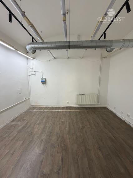 Atraktívne obchodné priestory 86 m2 v centre - na prízemí.