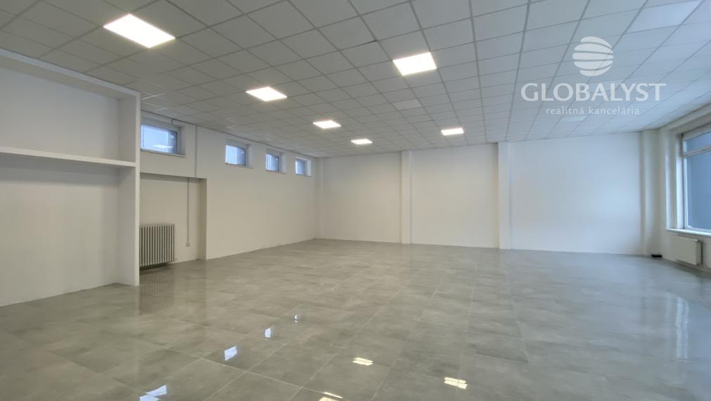 Obchodné priestory 395 m2 - pri hlavnej komunikácii na Mieri