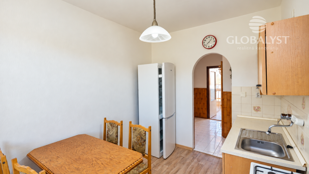 Kompletne zariadený 3-izbový byt s loggiou – Košice, Furča