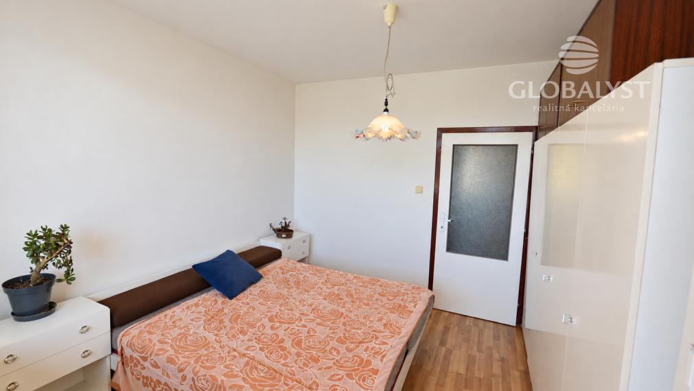 Kompletne zariadený 3-izbový byt s loggiou – Košice, Furča