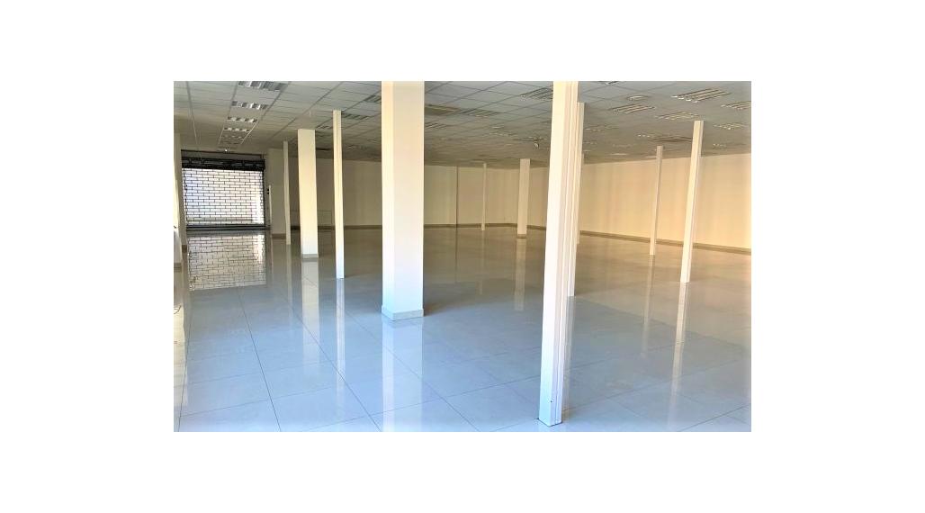 Obchodné priestory - 390 m2, vo frekventovanom OC na Furči