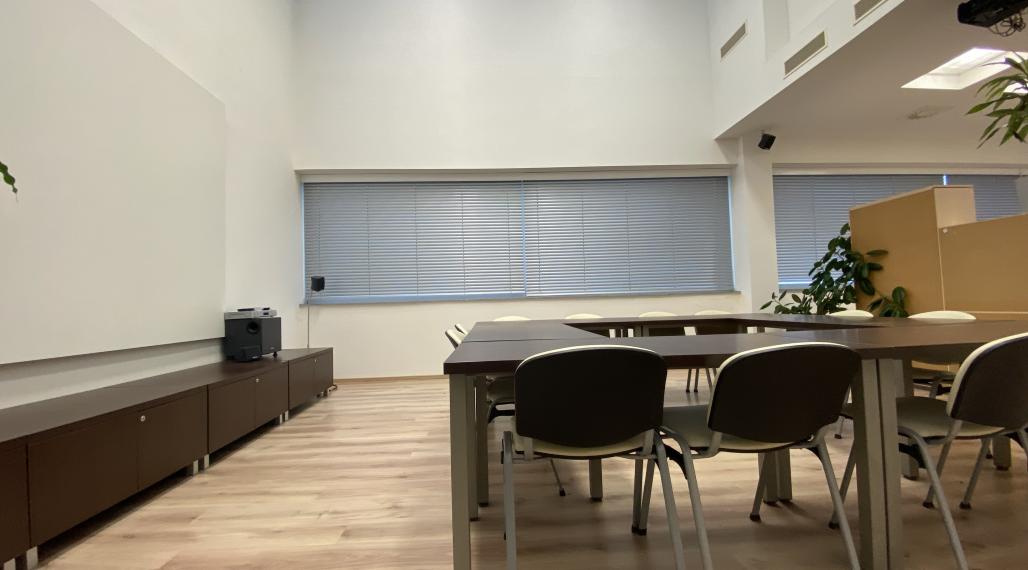 Atraktívna kancelária 86 v centre mesta s audio/video systémom a pekným výhľadom