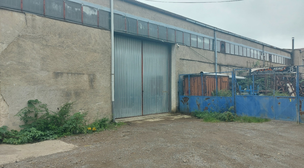 Hala na prenájom : 400 m2 - v južnej časti mesta