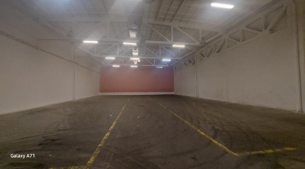 Skladovacie priestory  632 m2 v podnikateľskom areáli