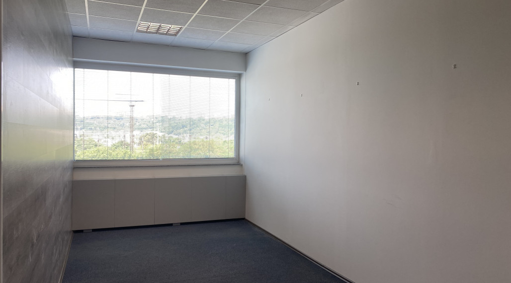 Kompaktná kancelária - 18 m2 v centre mesta - pri Auparku