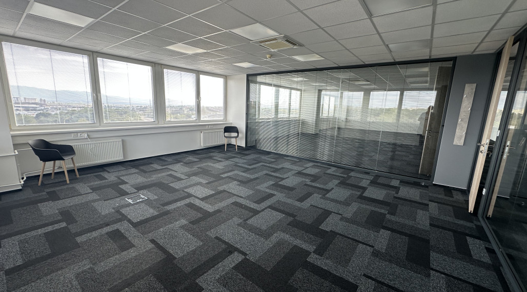 Moderné kancelárske priestory - 660 m2 - na Juhu