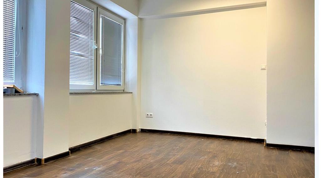 Atraktívna mezonetová kancelária v centre pri Auparku