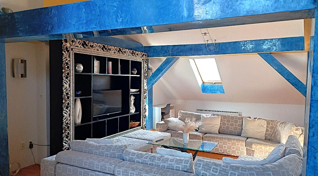 Výnimočný 3-izbový podkrovný byt priamo na Hlavnej ulici v Košiciach