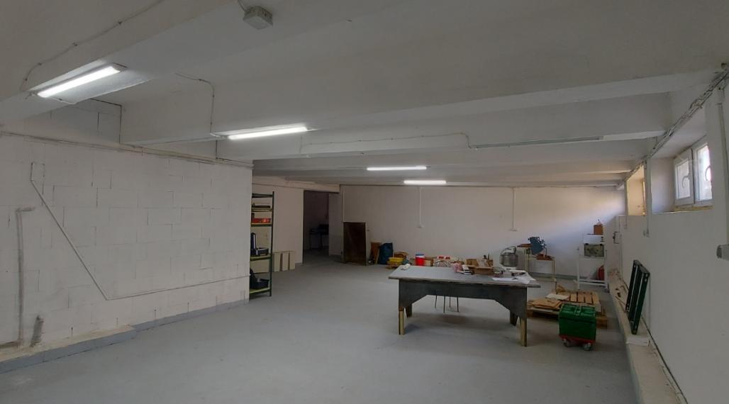 Kompaktné skladovacie priestory 100 m2 s rampou