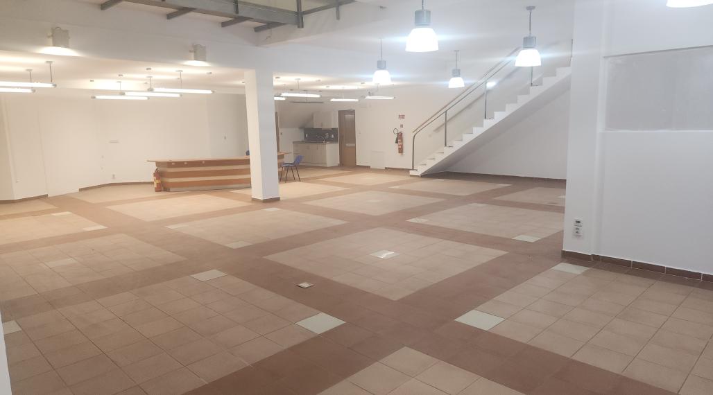 Showroom a luxusné obchodné priestory : 315 m2 - na Juhu
