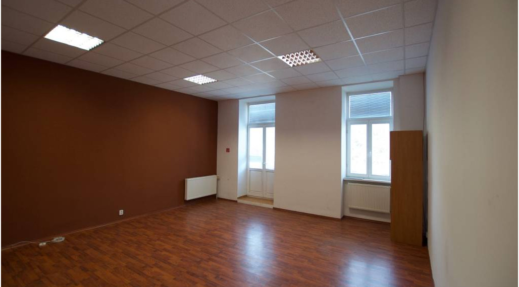 Rekonštruované priestory - 35 m2 - v centre