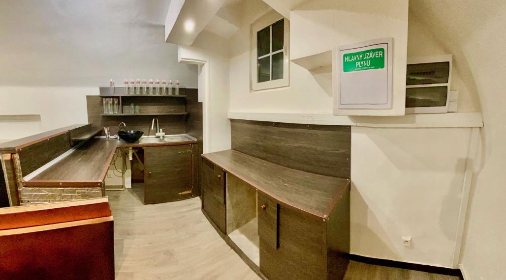 Ponúkame na do prenájom -  bar v centre mesta, na ulici Mäsiarskej v Košiciach