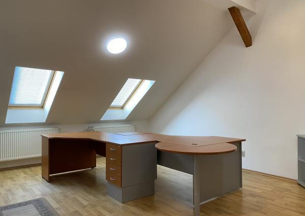 Kancelárie s výmerou 50 m2 v centre mesta na Kováčskej