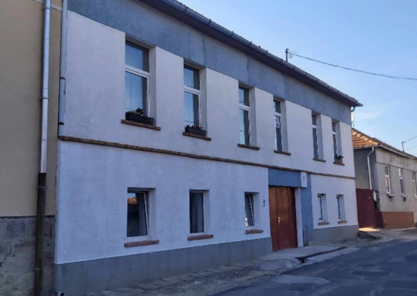 Výrazná zľava !!! Atraktívny rodinný dom s 5 bytovými jednotkami v Sátoralujhély