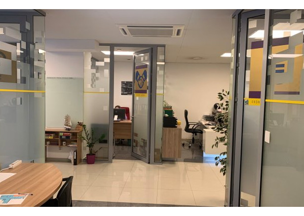 Kancelárske priestory v centre mesta 105 m2 +  58 m2 zasadačka + terasa