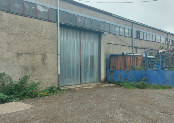 Hala na prenájom : 400 m2 - v južnej časti mesta