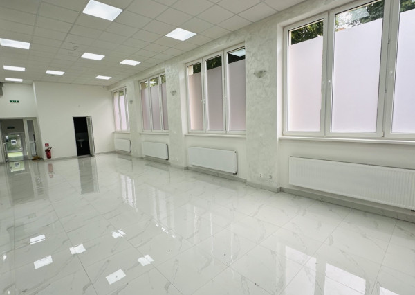 Prestížne obchodné priestory 160 a 200 m2 - v centre Prešova