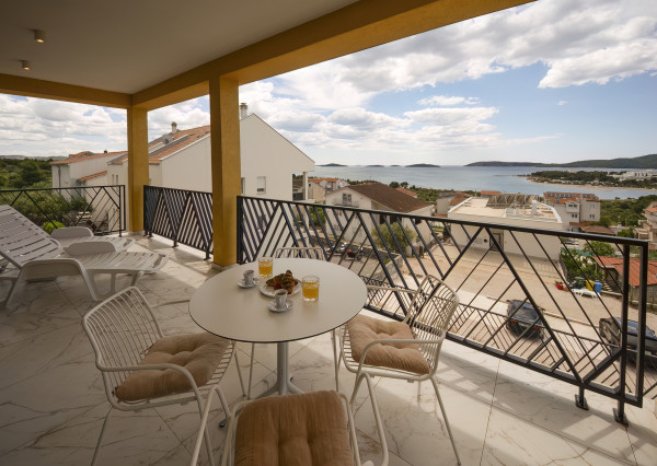 Apartmán - 3 izby - v luxusnej vile Mediterana na polostrove Solaris